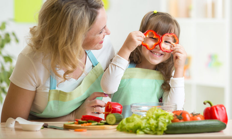 Çocuklarda yeni yemekler denemenin püf noktaları