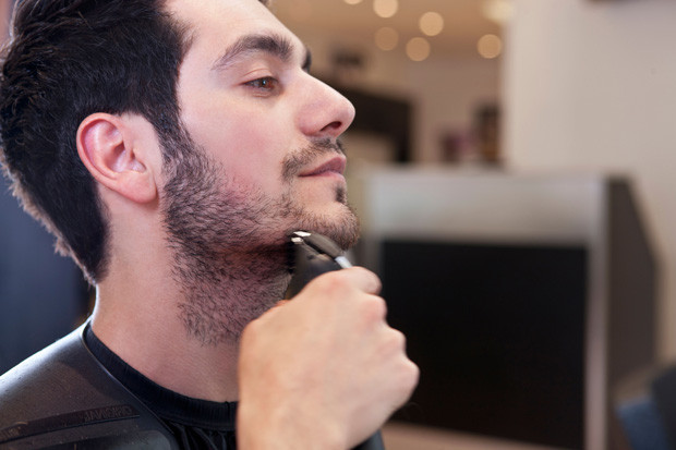 Bir erkeğin karısını aldattığını gösteren 12 işaret