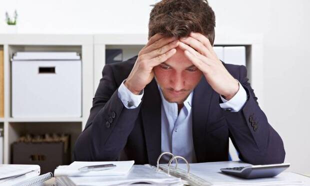 Bir erkeğin karısını aldattığını gösteren 12 işaret