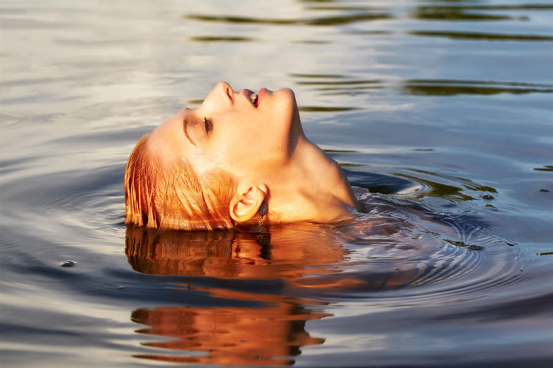 Deniz suyu cildi güzelleştiriyor