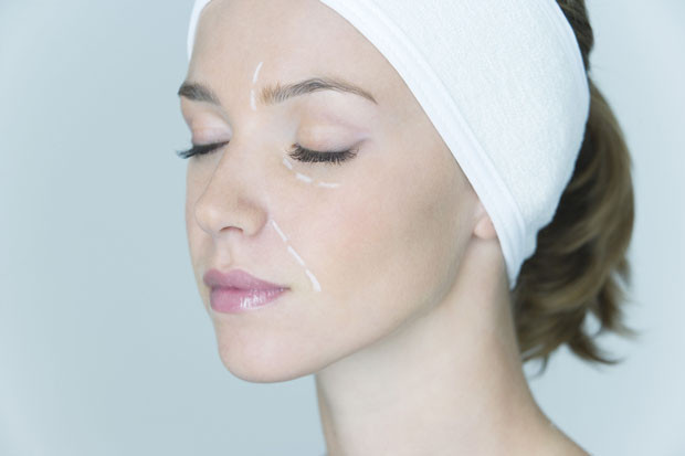 Ameliyatsız göz kapağı estetiği mümkün mü