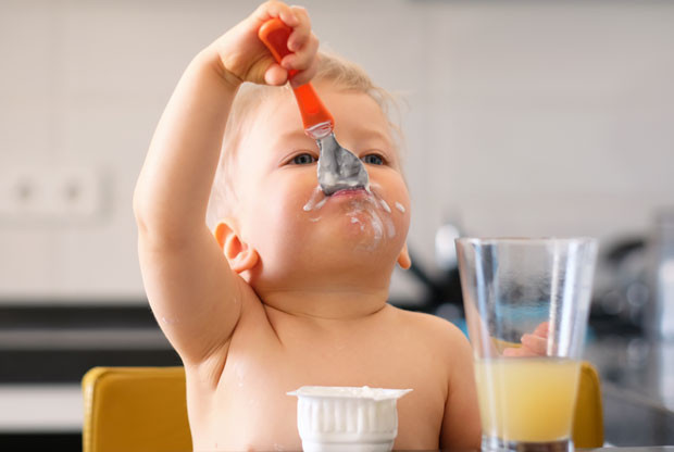 1 yaşını doldurmayan çocuklara meyve suyu vermeyin