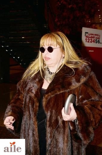 Zerrin Özer-Zayıflama Hapı Zerrin Özer-Zayıflama Hapı