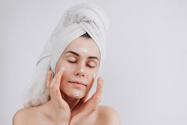 Nemlendirici ürünü ilk 5 dakika içinde sürün