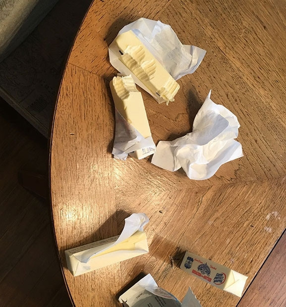 Çocukları evde tek bırakırken iki kez düşünün