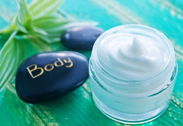 Cildinizde baharı hissettirecek 4 önemli tüyo