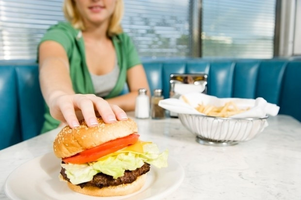 • Fast food ve katkı malzemeli yiyecekler • Fast food ve katkı malzemeli yiyecekler