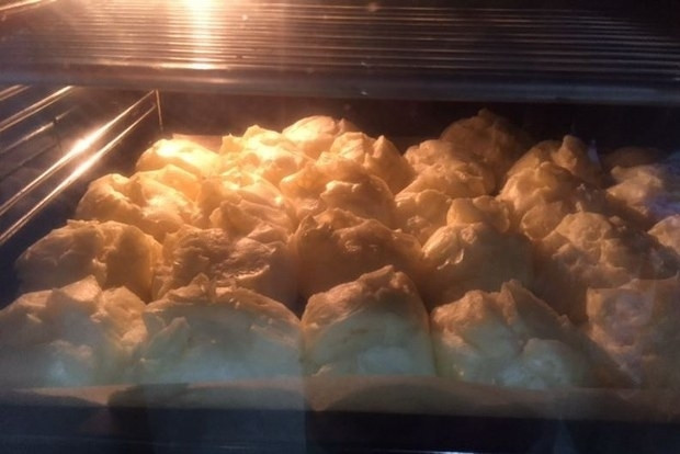 Kaşık kaşık yemek isteyeceğiniz profiterol tarifi Kaşık kaşık yemek isteyeceğiniz profiterol tarifi