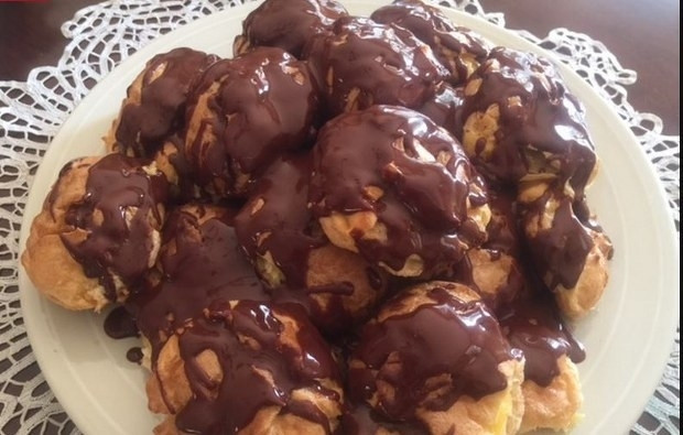 Kaşık kaşık yemek isteyeceğiniz profiterol tarifi Kaşık kaşık yemek isteyeceğiniz profiterol tarifi