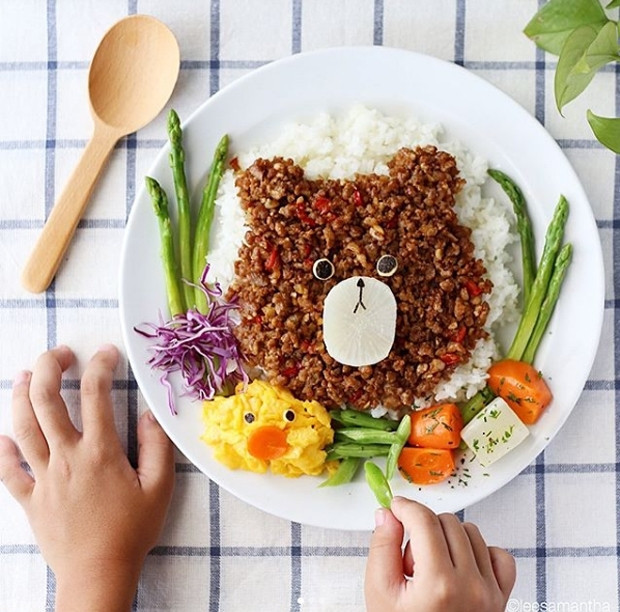Çocuklarına yemeği sevdirmek için yola çıktı... O şimdi fenomen