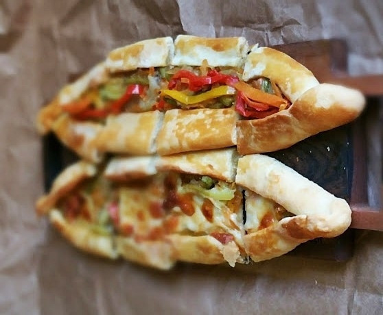 Vejeteryan pide (sebzeli pide) nasıl yapılır Vejeteryan pide (sebzeli pide) nasıl yapılır