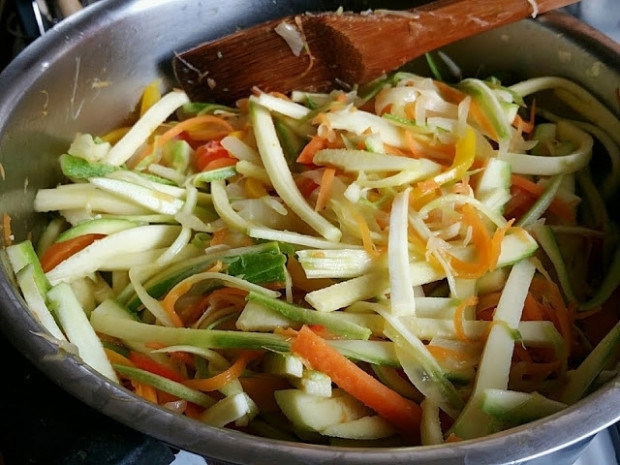 Vejeteryan pide (sebzeli pide) nasıl yapılır Vejeteryan pide (sebzeli pide) nasıl yapılır