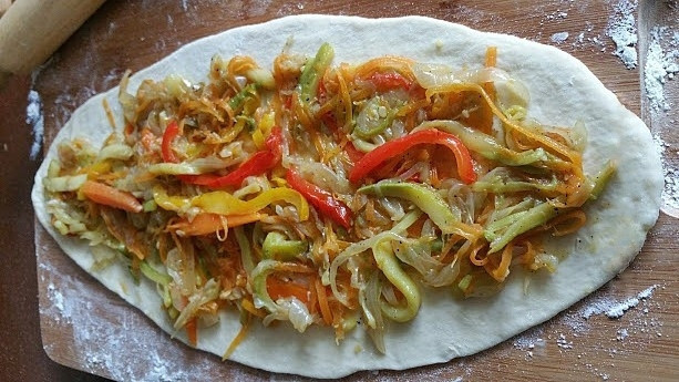 Vejeteryan pide (sebzeli pide) nasıl yapılır Vejeteryan pide (sebzeli pide) nasıl yapılır