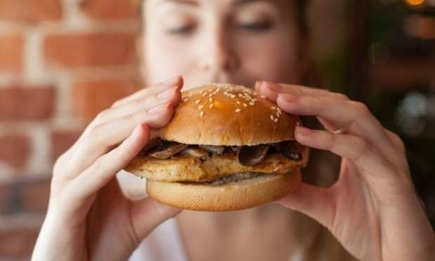 Fast food tarzı gıdalar geçici mutluluk veriyor