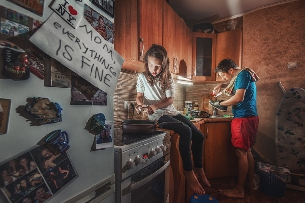 İşe gittiğinde aklı evde kalan anneye, baba ve kızından komik fotoğraflı cevaplar