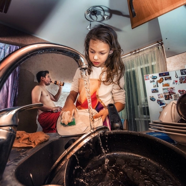 İşe gittiğinde aklı evde kalan anneye, baba ve kızından komik fotoğraflı cevaplar