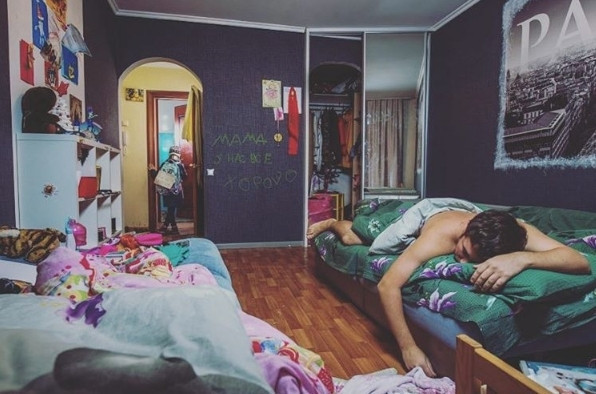 İşe gittiğinde aklı evde kalan anneye, baba ve kızından komik fotoğraflı cevaplar