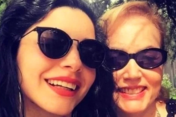 Merve Boluğur ve annesi Ayşe Boluğur