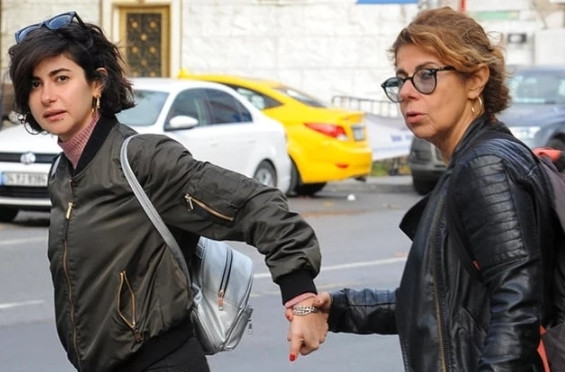 Nesrin Cavadzade ve annesi Feride Cavadzade