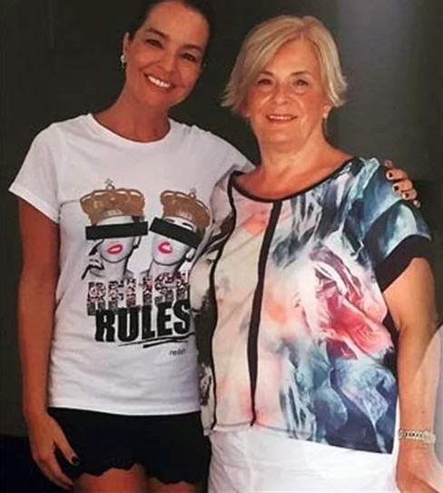 Bengü ve annesi