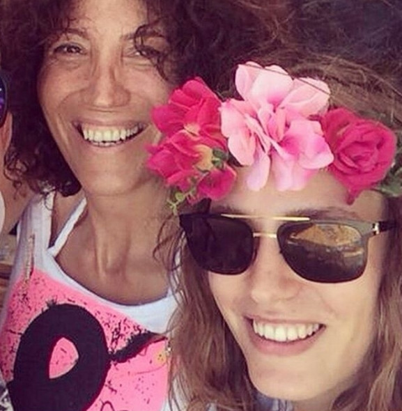 Serenay Sarıkaya ve annesi Ümran Sarıkaya