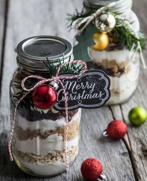 Yeni yıl dekorasyonunuzu boş kavanozlarla yapın