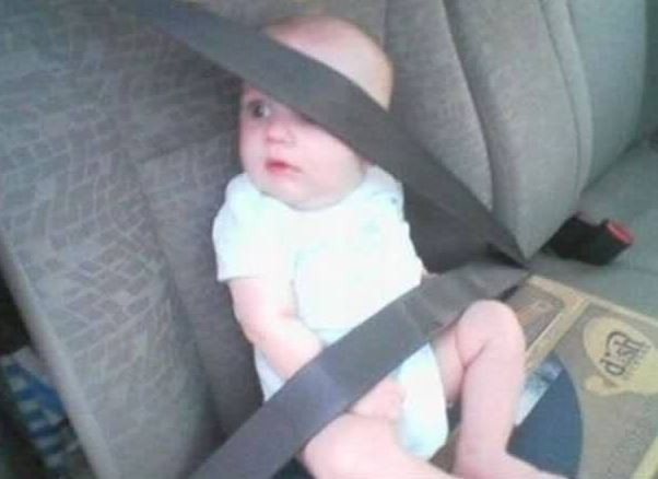 Babaları ile baş başa bırakılan çocukların hem dramatik hem de eğlenceli halleri