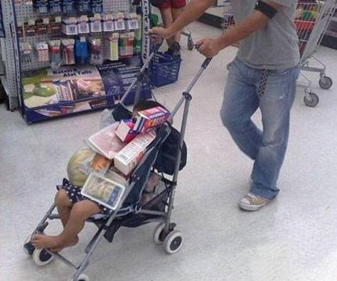 Babaları ile baş başa bırakılan çocukların hem dramatik hem de eğlenceli halleri