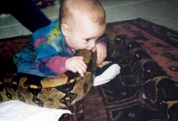 Babaları ile baş başa bırakılan çocukların hem dramatik hem de eğlenceli halleri