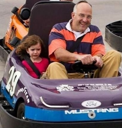 Babaları ile baş başa bırakılan çocukların hem dramatik hem de eğlenceli halleri