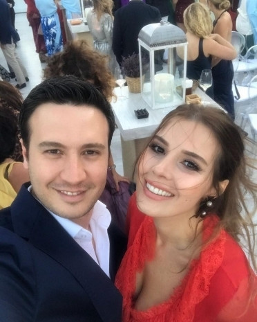 Hatice şendil ve Burak Sağyaşar