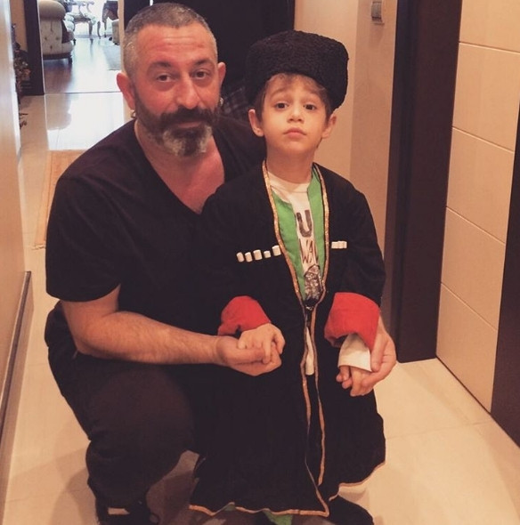 36 sene önce müsamerede giydiğim Kafkas kostümüm,Oğlum Kemalin üzerinde  Duygulandım :)