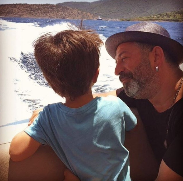 Cem Yılmaz ve oğlu Kemal sosyal medyayı sallıyor