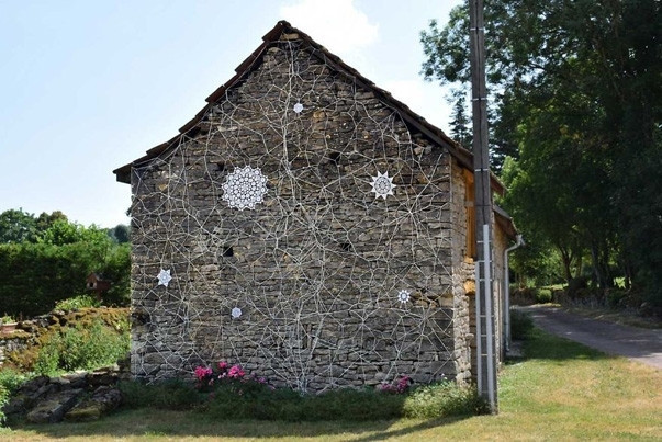 Dantel artık sokak sanatının gözdesi