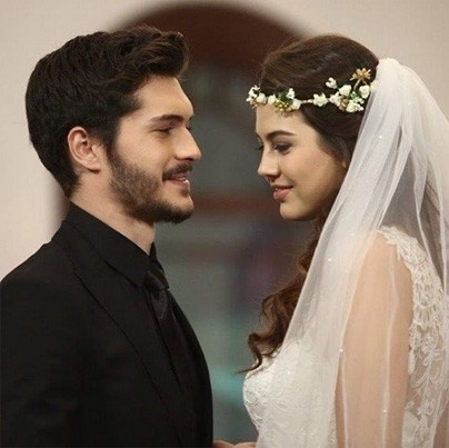 Ekranların sevilen dizisi Acı Aşk setinden fotoğraflar