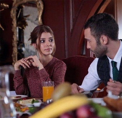 Ekranların sevilen dizisi Acı Aşk setinden fotoğraflar
