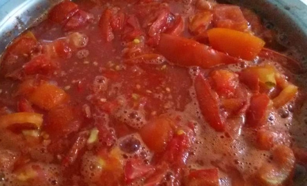 Soda şişesinde domates sosu tarifi Soda şişesinde domates sosu tarifi