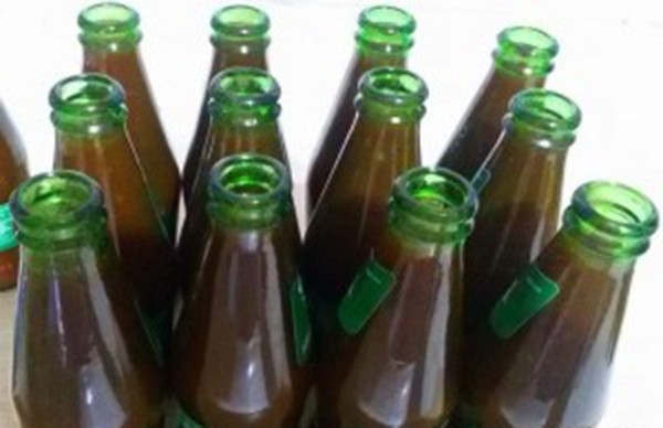 Soda şişesinde domates sosu tarifi Soda şişesinde domates sosu tarifi