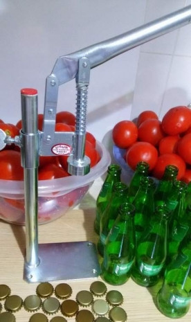 Soda şişesinde domates sosu tarifi Soda şişesinde domates sosu tarifi