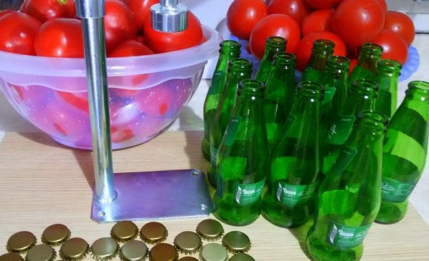 Soda şişesinde domates sosu tarifi Soda şişesinde domates sosu tarifi