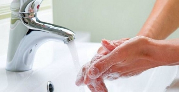 Sadece suyla yıkamak