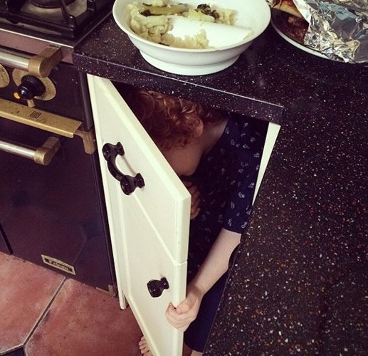 Saklanmayı pek beceremeyen 19 çocuk