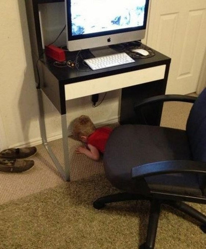 Saklanmayı pek beceremeyen 19 çocuk