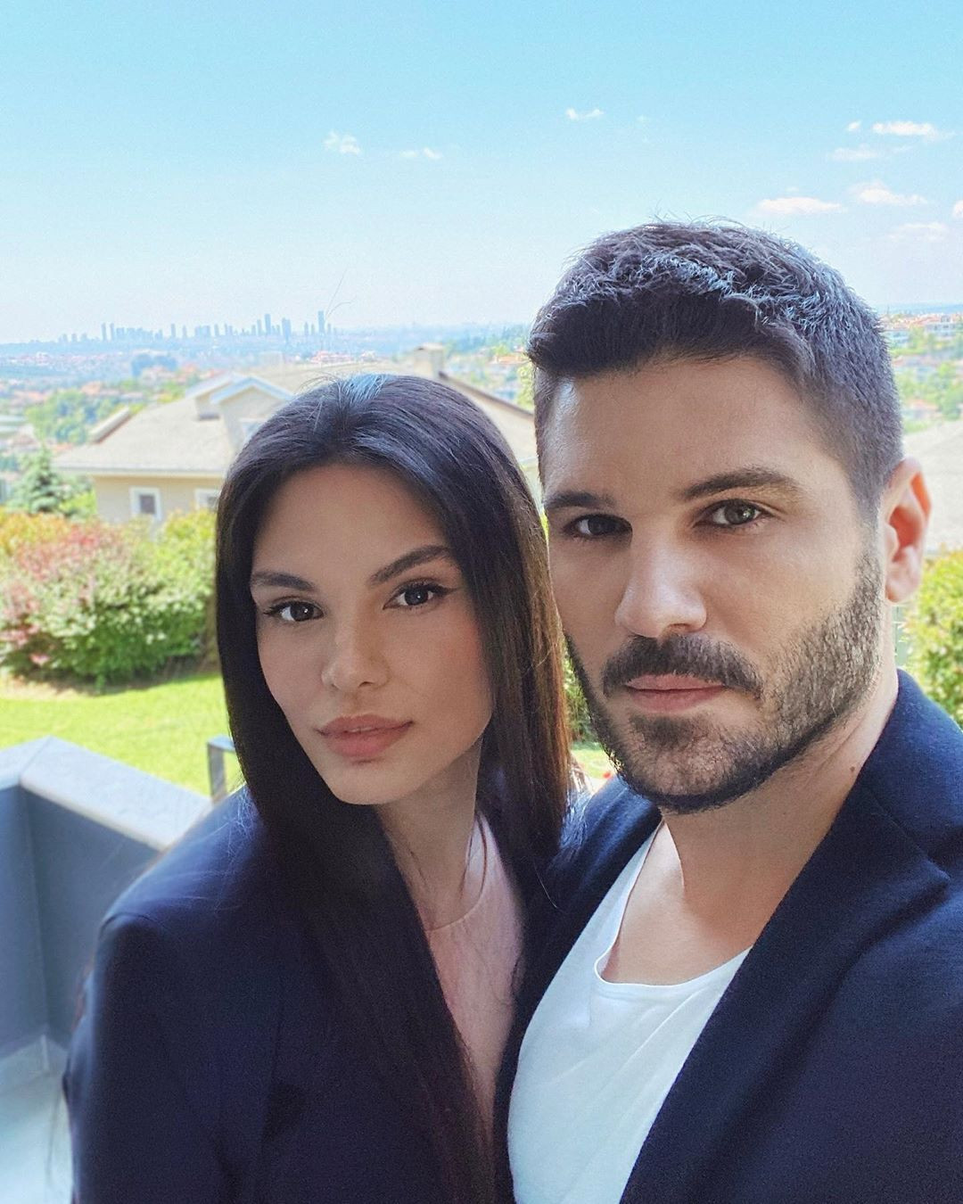 Demet Akalını çıldırtan yorum Bebeğinden utanmadığın belli Demet Akalını çıldırtan yorum Bebeğinden utanmadığın belli