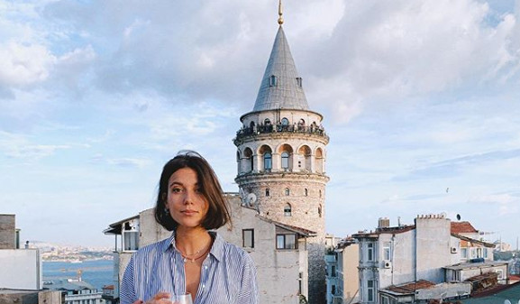 YALNIZ DEĞİLSİN DENİZ