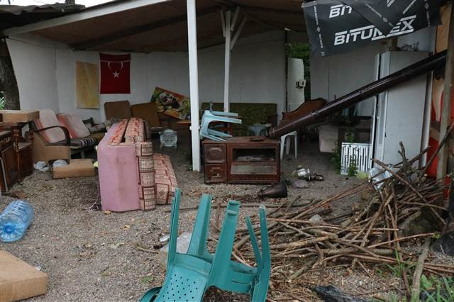Sakaryadaki fabrikanın içi ve çevresinde oluşan hasarın boyutu gün yüzüne çıkmaya başlıyor