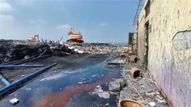 Sakaryadaki fabrikanın içi ve çevresinde oluşan hasarın boyutu gün yüzüne çıkmaya başlıyor