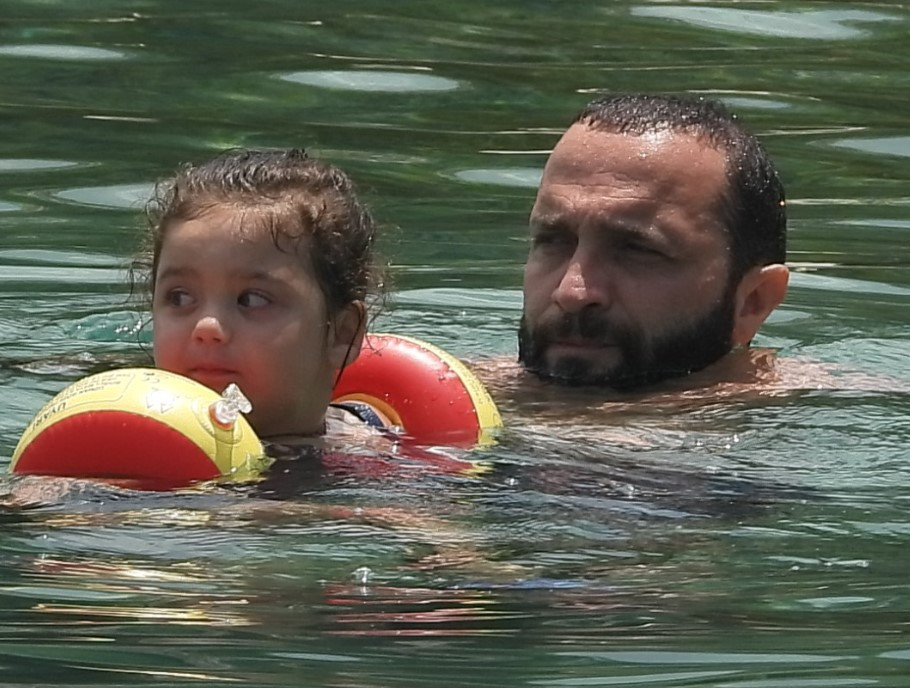 Baba-kızın deniz keyfi...