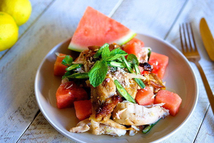 Tavuklu karpuz salatası tarifi