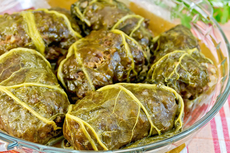 Etli kara lahana sarması tarifi